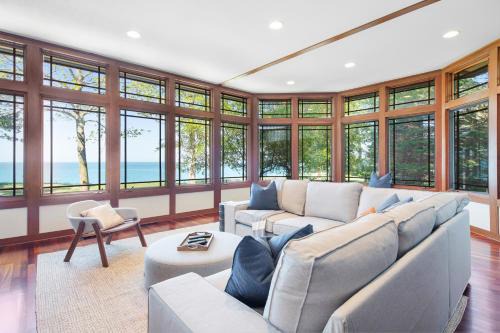 New Buffalo House | Sunset Vista