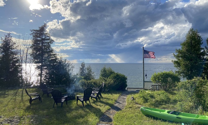 Egg Harbor House | Sunsets-Waterfront-5Star-Trails-Kayaks-bath towels! Egg Harbor - Winter Escape!