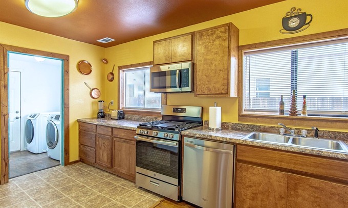 Downtown Albuquerque House | Sunshine Cottage | 2 Bed, 2 Bath