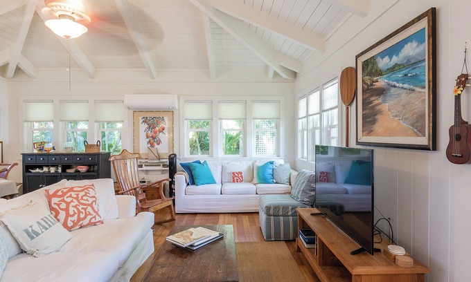 Kailua House | Sunshine Cottage just steps to Kailua beach