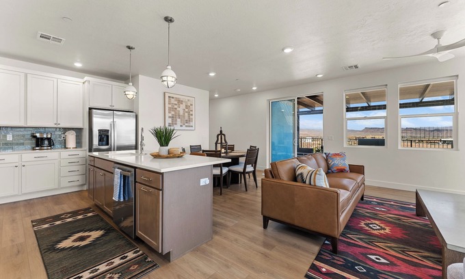 St. George Condo | Sunshine Daydream: Desert Color Lagoon + Beaches!