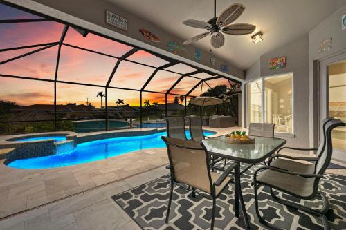 Pelican House | Sunshine Escape
