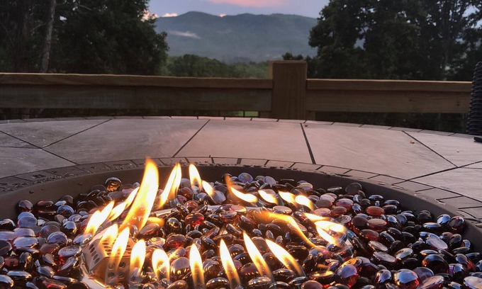 Fairview Cabin | Sunshine Hill - 4 Bedroom, 3.5 Bath - Hot Tub, Arcade - 20 min to Asheville