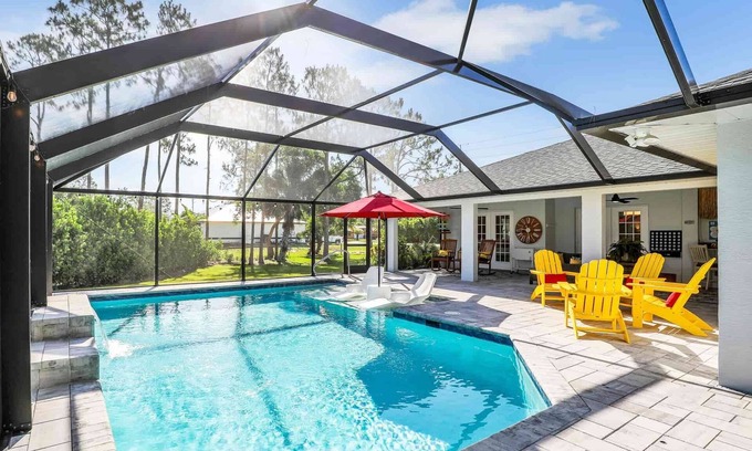 Bonita Springs House | Sunshine, Serenity & a gorgeous Saltwater Pool—All at Casa Bonita Florida