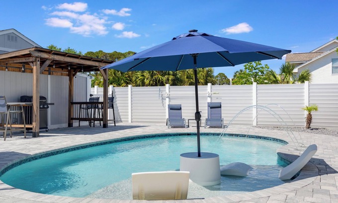 Gulf Lagoon Beach House | Sunshore Cottage - Private Pool - RV Parking