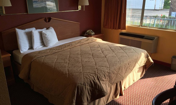 Little Rock Hotel | Super 7 Inn