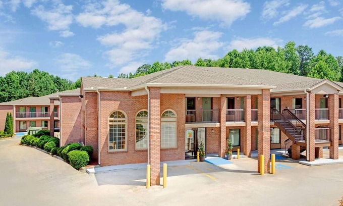 Acworth Hotel | Super 8 by Wyndham Acworth/Atlanta Area