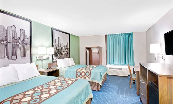 Brockton Hotel | Super 8 by Wyndham Brockton