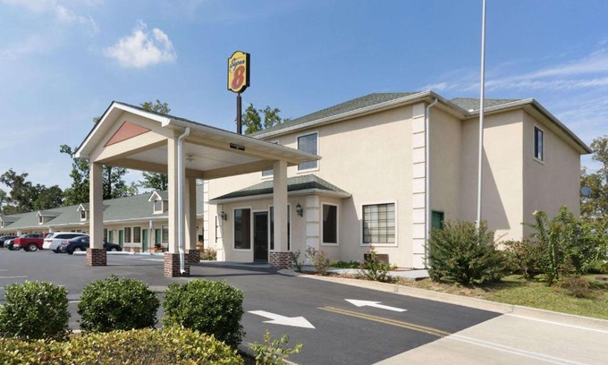 Chatsworth Hotel | Super 8 by Wyndham Chatsworth/Dalton