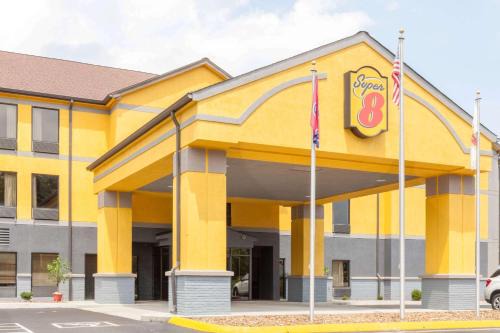 Crossville Hotel | Super 8 by Wyndham Crossville TN