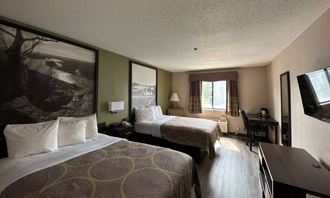 Green Bay Hotel | Super 8 by Wyndham Green Bay I-43 Bus. Park