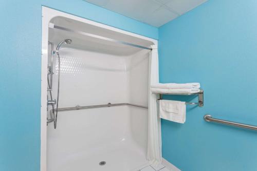Indianola Hotel | Super 8 by Wyndham Indianola