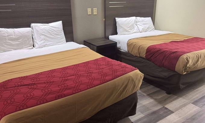 Greater Belhaven Hotel | Super 8 by Wyndham Jackson MS Near the Fairgrounds