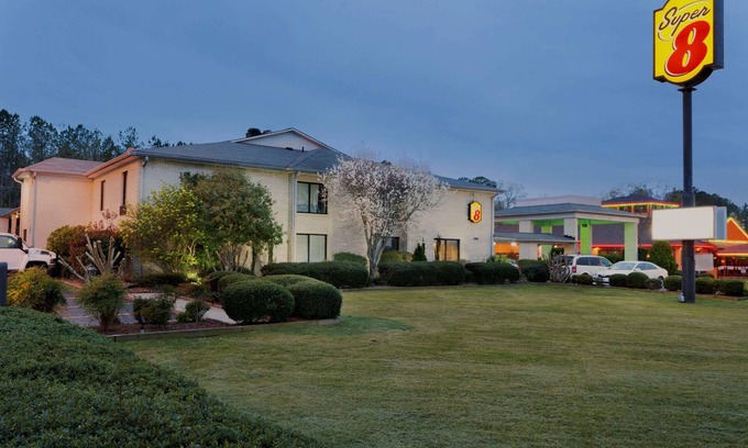 Lancaster Hotel | Super 8 by Wyndham Lancaster