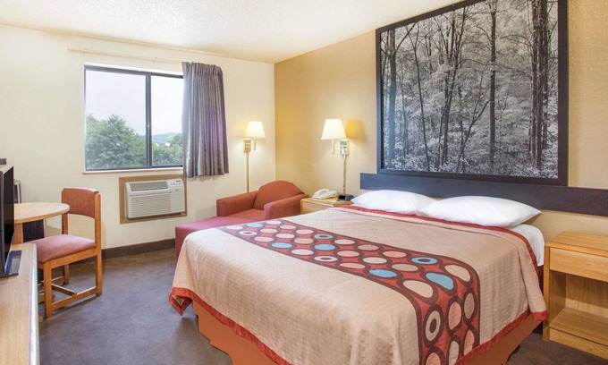 Lexington Hotel | Super 8 by Wyndham Lexington VA