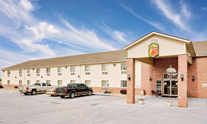 Mound City Hotel | Super 8 by Wyndham Mound City