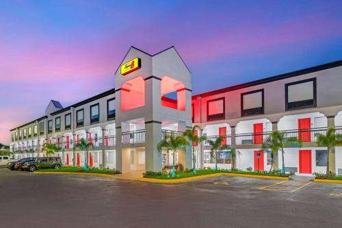 Orlando Hotel | Super 8 by Wyndham Orlando Near Florida Mall