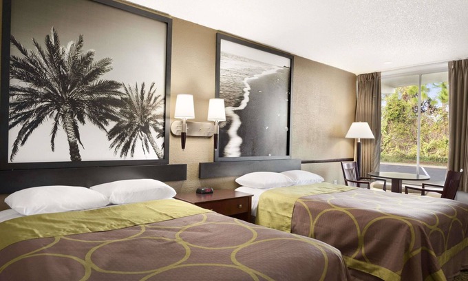 National Gardens Hotel | Super 8 by Wyndham Ormond Beach