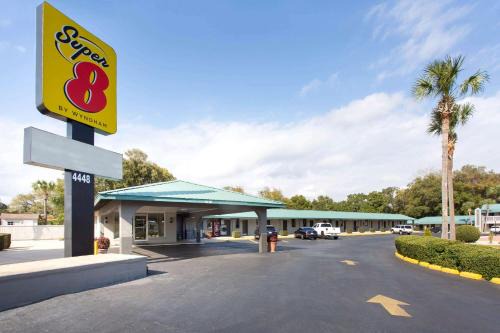South Pensacola Hotel | Super 8 by Wyndham Pensacola NAS Area
