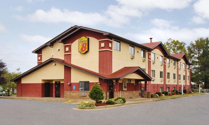 Mosby Hotel | Super 8 by Wyndham Richmond Airport VA