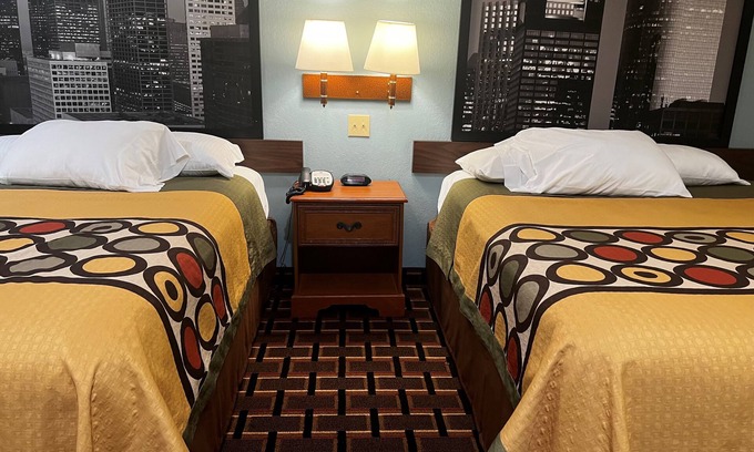 Stafford Hotel | Super 8 by Wyndham Stafford Sugarland Area