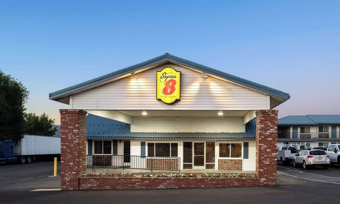 Susanville Hotel | Super 8 by Wyndham Susanville