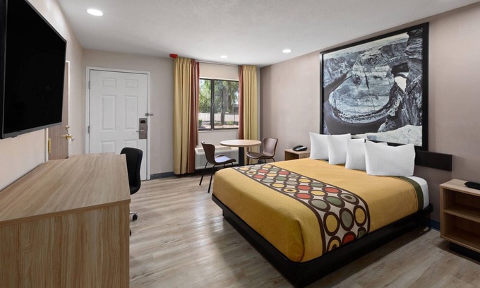 Tucson Hotel | Super 8 by Wyndham Tucson/Grant Road Area AZ