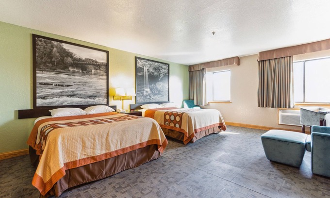 Uniontown Hotel | Super 8 by Wyndham Uniontown PA