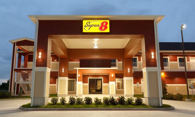 Carrizo Springs Hotel | Super 8 by Wyndham Carrizo Springs
