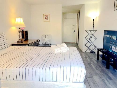 Spring Valley House | Super bedroom with private bathroom 5