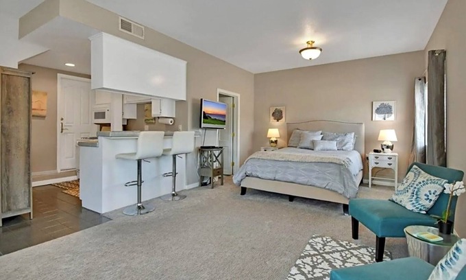 The Strand Apartment | Super Bowl Studio By The Beach