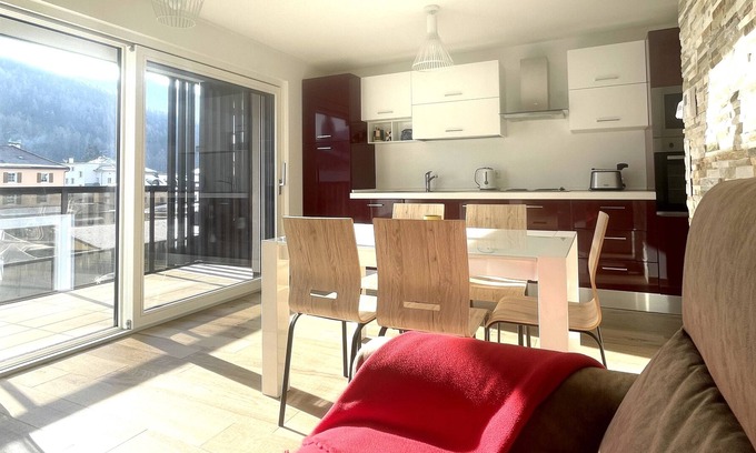 Old Town Apartment | Super central, brand new and sunny, in downtown!
