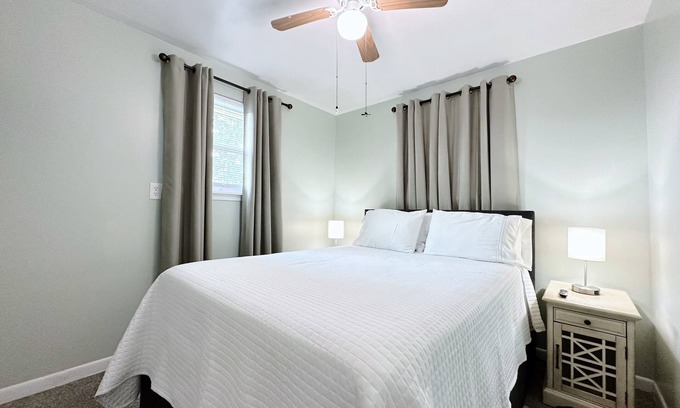 Kenner - Louis Armstrong International Airport Apartment | Super Clean and Convenient Apartment Convenient to NOLA and MSY ~ The Che'Leone