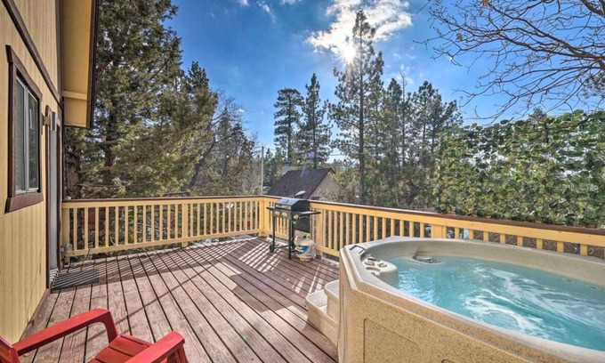 Big Bear Lake Cabin | Super Clean Mid-Century Cabin, Walk to Lake, Hot Tub, Village, Mtn Bike, Hiking!