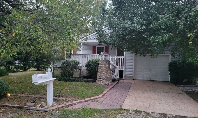 Fox Hill - Grandview House | Super close to beaches, the historic triangle, and bush gardens!