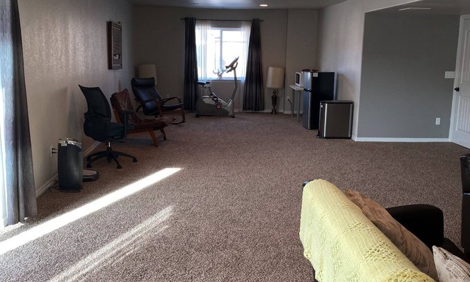 Monument House | Super Cool Monument Home with Pikes Peak view