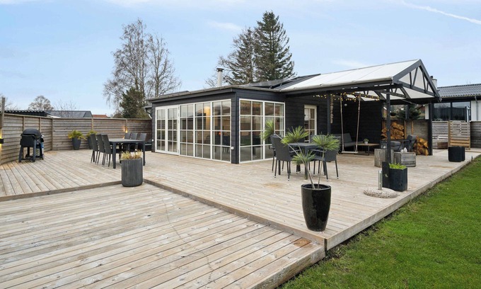 Hvidbjerg Strand House | Super cozy holiday home in Nordic style in Høll
