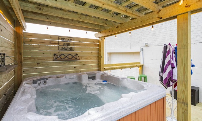 Nashville House | Super Cute 4 bed/2 bath home with Hot Tub/Fire Pit/Game Room!