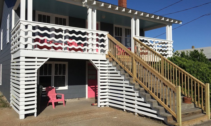 Nags Head Cottage | Super Cute, Cozy, Historic Sea Spray Cottage #5