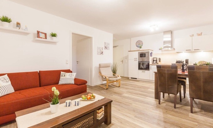 Alt Gaarz Apartment | Super Gemütliche 2-raum-ferienwohnung mit Terrasse, 500 m bis zum Strand