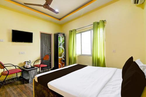 Mukundapur Hotel | Super Hotel O Daspara Kolkata Formerly Laxmi Guest House