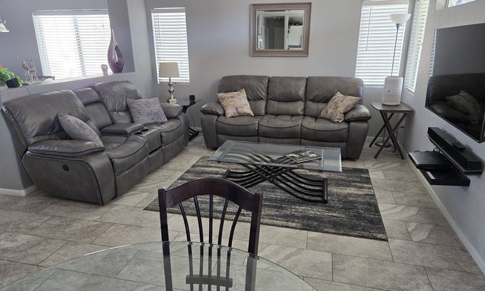 Silverado Ranch House | SUPER LOW RATES, GREAT BARGAIN* BEAUTIFUL 3 Bed CLOSE TO STRIP