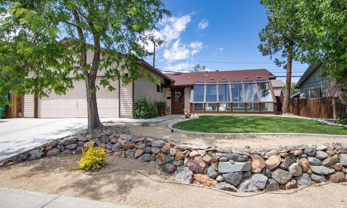 West University House | *Super Low Rates~RenoRetreat~UNR~Events~Downtown~Family Fun~Convenient Location