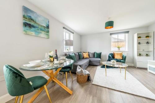 Maidenhead Apartment | Super Luxe Central Maidenhead Apartment