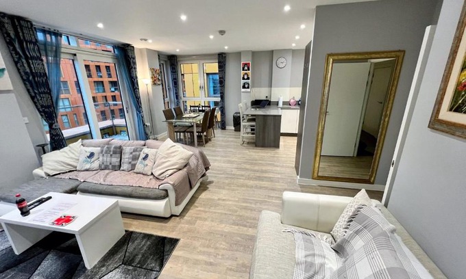 Peninsula Apartment | Super Luxury Penthouse Greenwhich