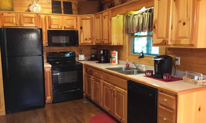 Pigeon Forge Cabin | Super Popular Cabin! Awesome Hot Tub!