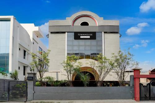 Nagpur Hotel | Super Townhouse Kalmana