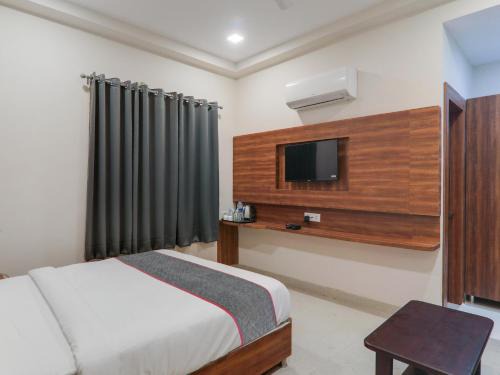 Mohangarh Hotel | Super Townhouse Majestic Hotel Near Phoenix Palassio