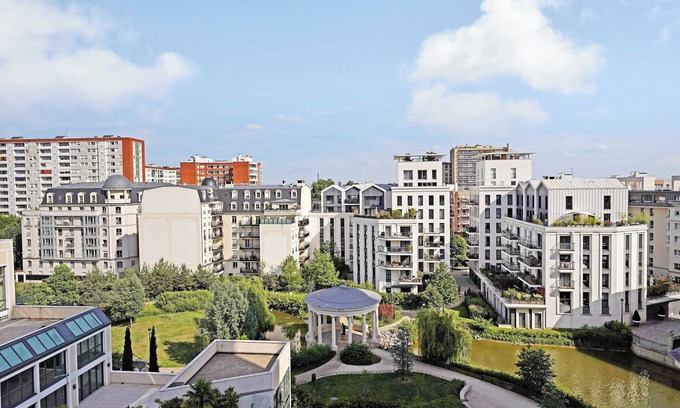 Puteaux Apartment | Superb 3BR with Terraces – Puteaux La Défense