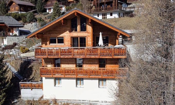 St. Luc Ski Chalet | Superb 5-room apartment, entrance hall, opening onto a pleasant living room with mezzanine, open and